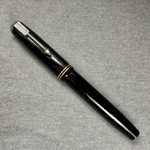 Black parker vacumatic anni - black,